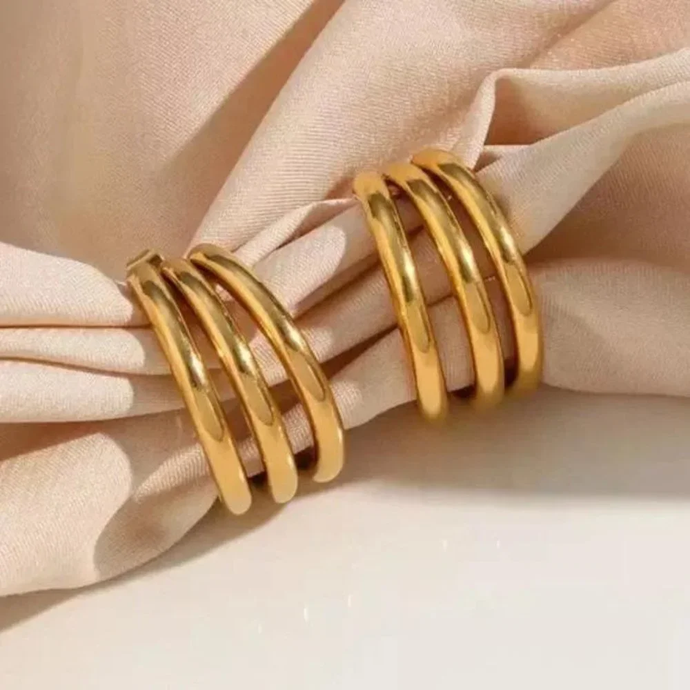 NEW 3 LAYERS 18K GOLD HOOP EARRINGS, NICE EARRINGS, CUTE EARRINGS - Picture 5 of 7